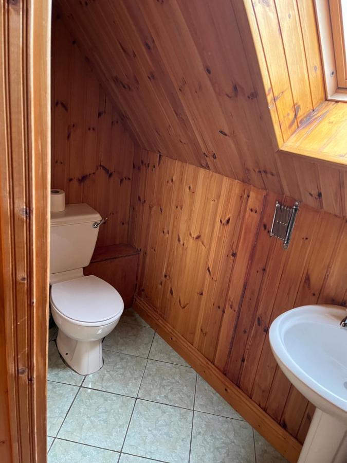 Cosy Lakeside Chalet With Option To Add Private Hot Tub Duneena Exterior photo